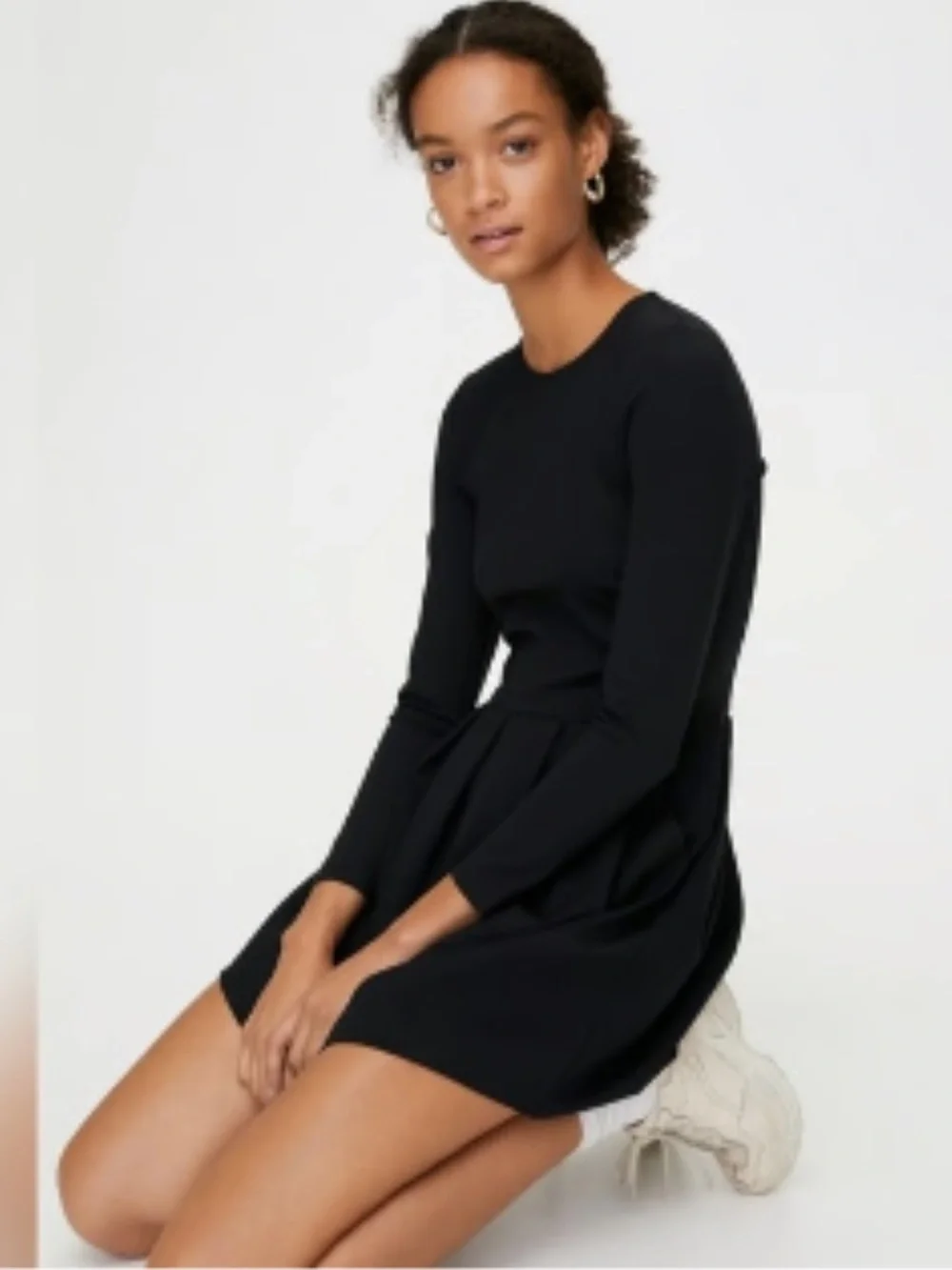 Aritzia fitted bodice